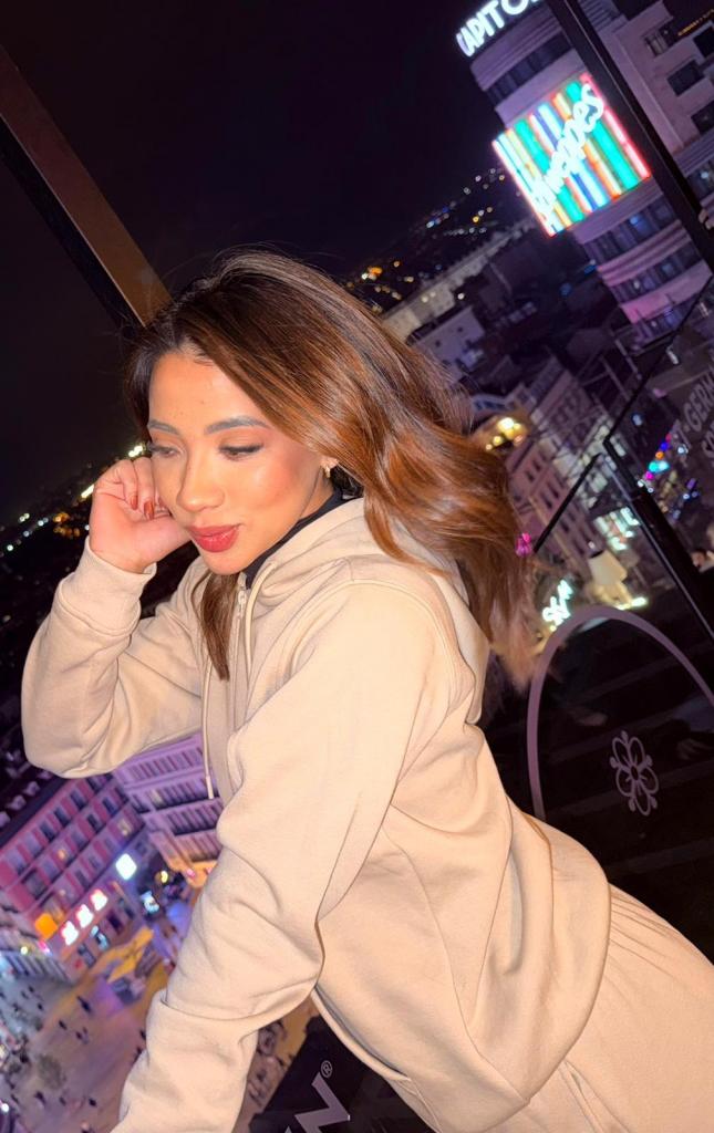 631304214: Chica busca chico en Barcelona