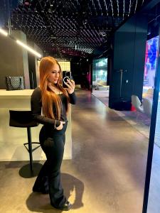 607287329: Chica busca chico en Barcelona