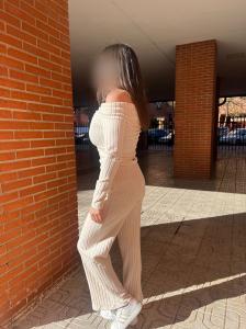 614986366: Chica busca chico en Madrid