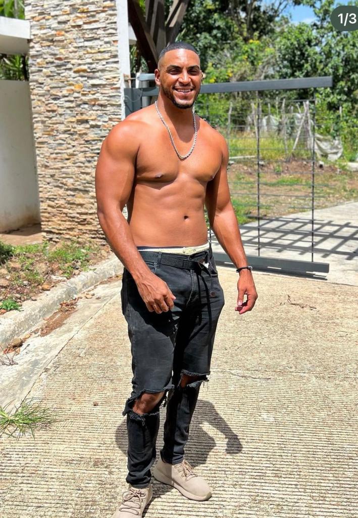 631036598: Chico busca chica en Barcelona