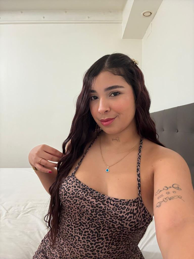 647781560: Chica busca chico en Barcelona