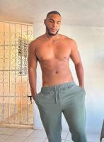 631036598: Chico busca chica en Barcelona