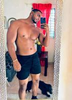 631036598: Chico busca chica en Barcelona