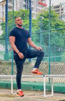 631036598: Chico busca chica en Barcelona