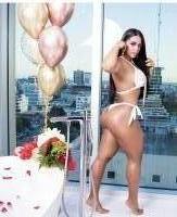 687487953: Chica busca chico en Ibiza