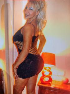 663439766: Chica busca chico en León