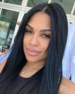 684776308: Chica busca chico en Asturias