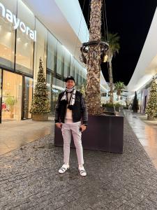 604902570: Chico busca chica en Madrid