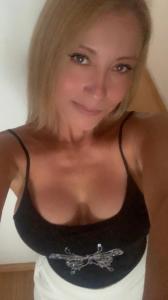 643858027: Chica busca chico en Ibiza