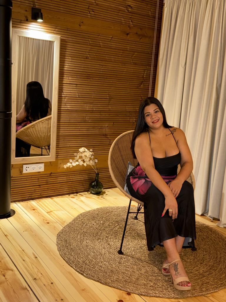 662464774: Chica busca chico en La Coruña