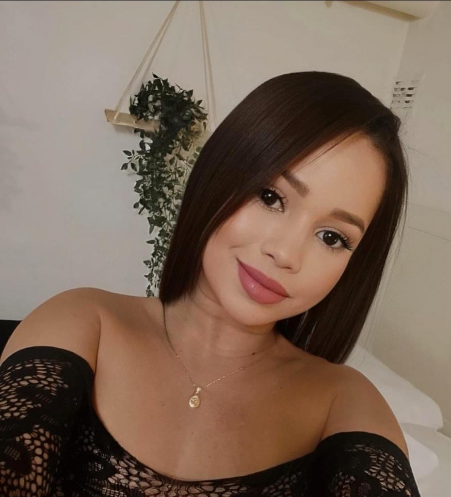 607280295: Chica busca chico en Barcelona