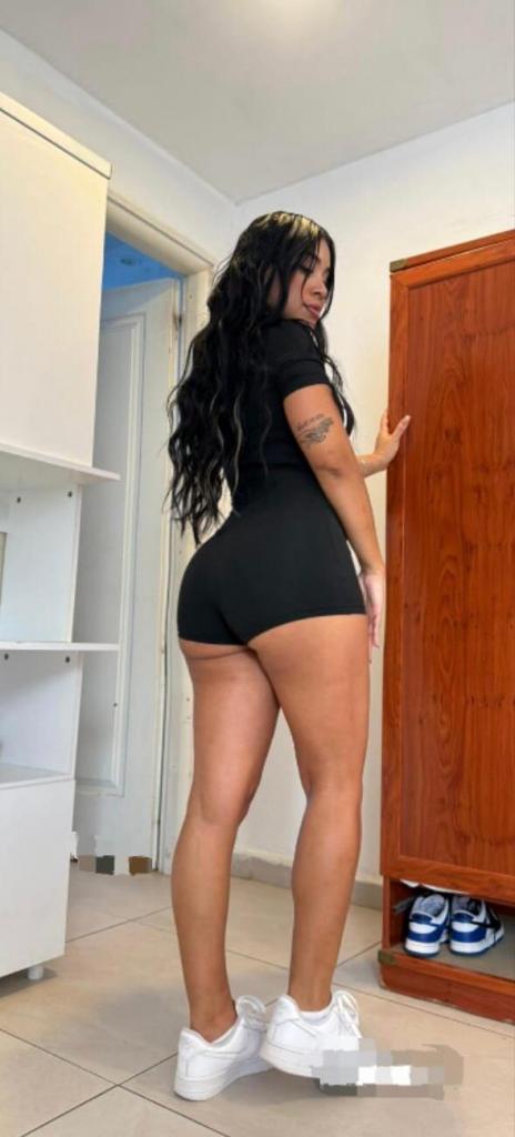 673390208: Chica busca chico en Ibiza