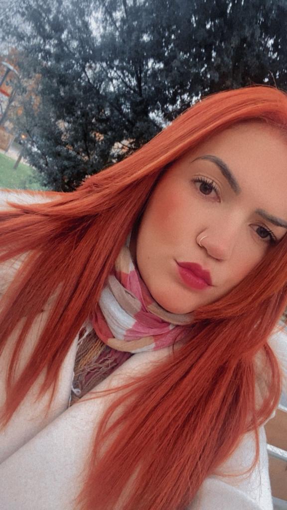 Chica busca chico en Alicante: Chica busca chico