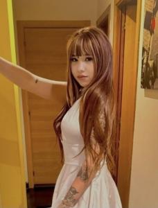 676463299: Chica busca chico en Pontevedra