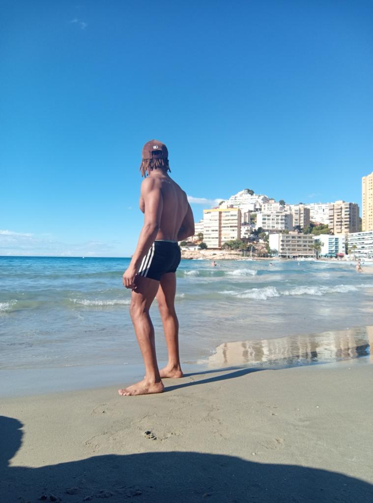 679880564: Chico busca chica en Las Palmas