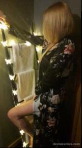 648447555: Chica busca chico en La Coruña