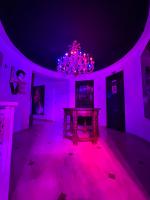 666314275: Chica busca chico en Ibiza