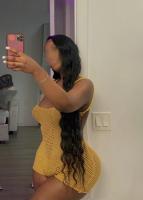 613840417: Chica busca chico en Barcelona