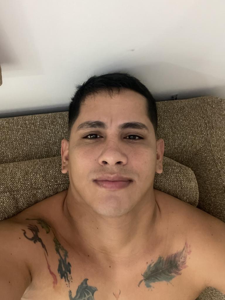 613637662: Chico busca chica en Almería