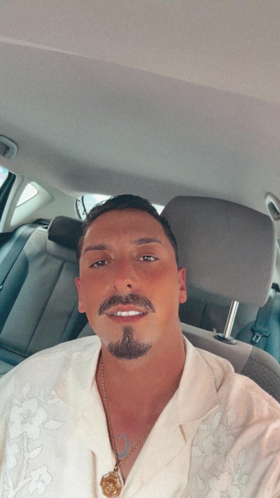 Chico busca chica en Almería: 