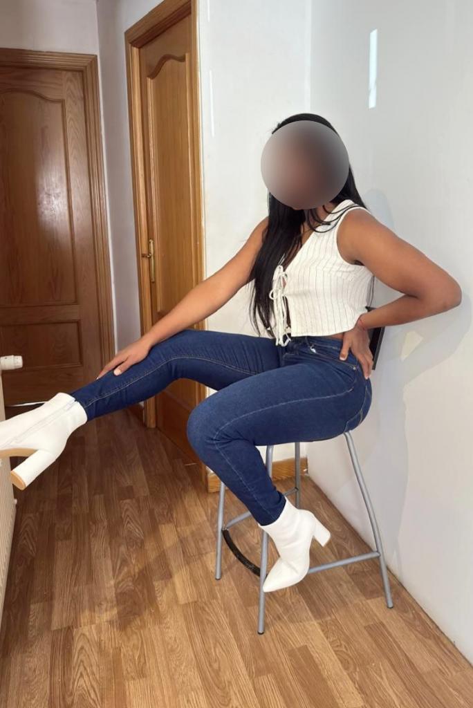 673448909: Chica busca chico en Madrid