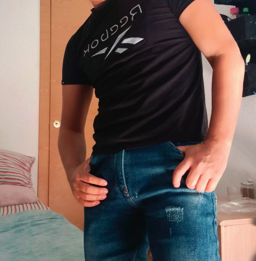 678786043: Chico busca chica en Alicante