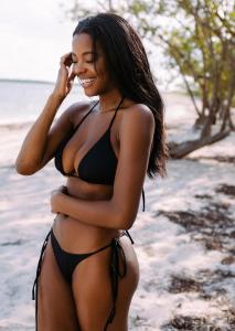 613835182: Chica busca chico en Barcelona