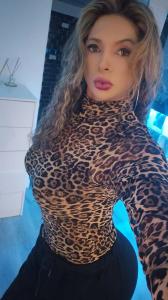 613439052: Travesti en Cáceres