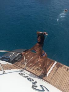 613503977: Chica busca chico en Ibiza