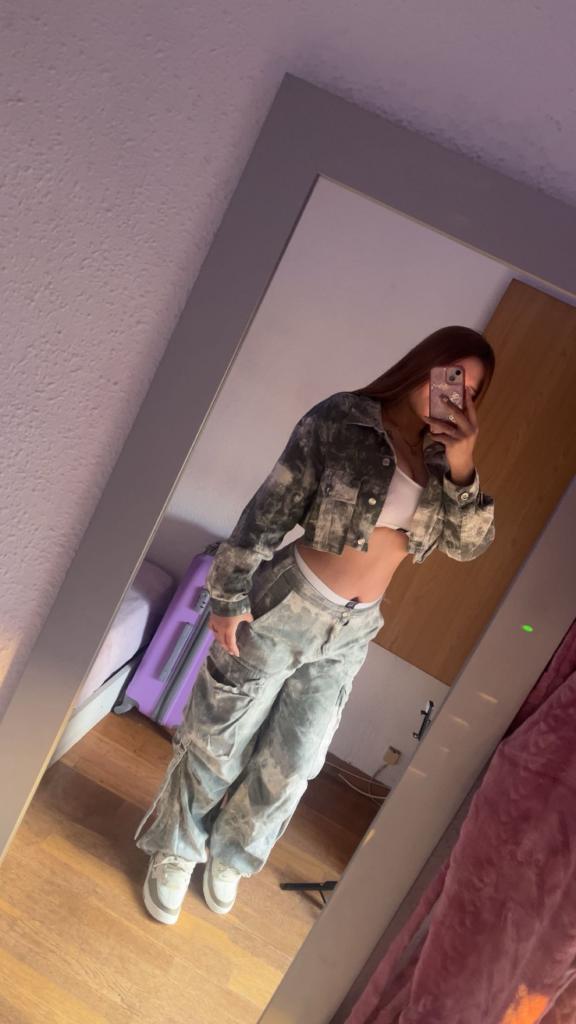 742008729: Chica busca chico en Barcelona