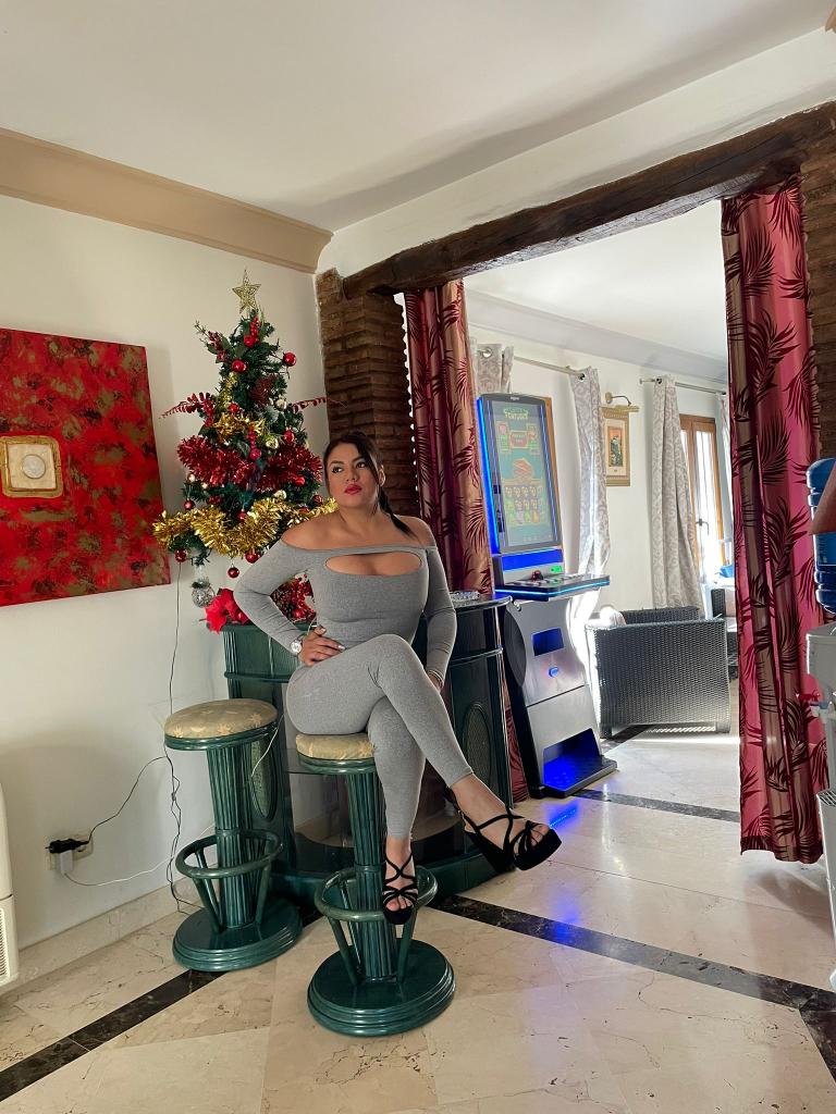 674679757: Chica busca chico en Málaga