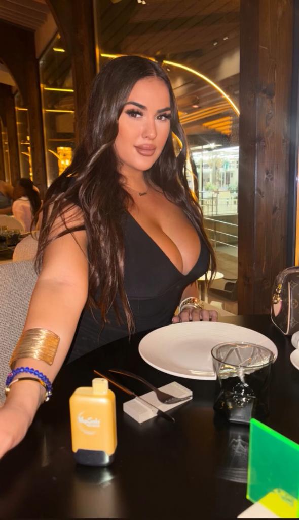 672126389: Chica busca chico en Málaga