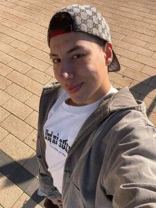 610882979: Chico busca chica en Cádiz