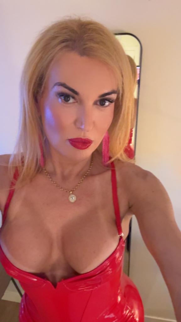 615807383: Travesti en Álava