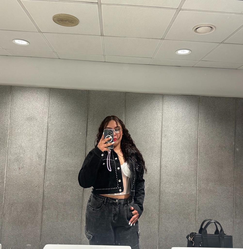 641970604: Chica busca chico en Barcelona