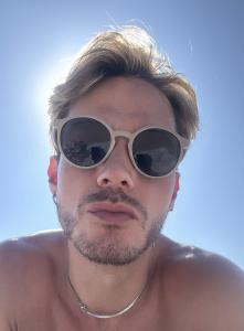 623054714: Chico busca chica en Valencia