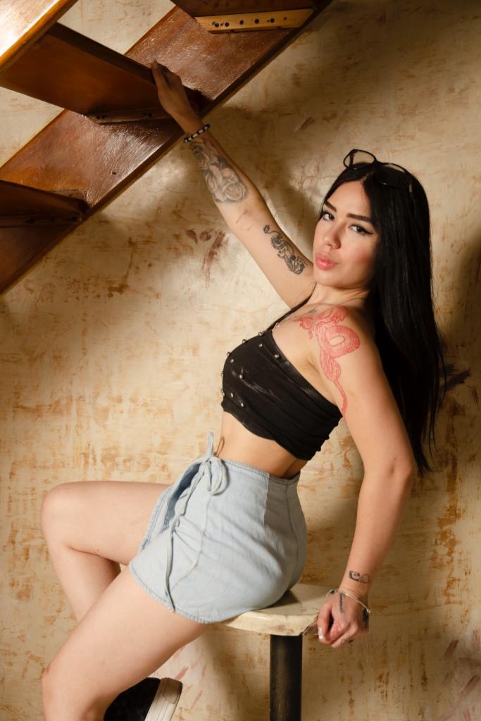 Chica busca chico en Alicante: Chica busca chico