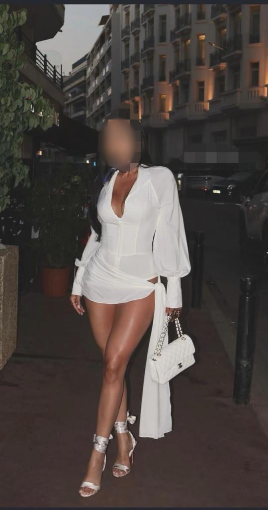 631147598: Chica busca chico en Barcelona