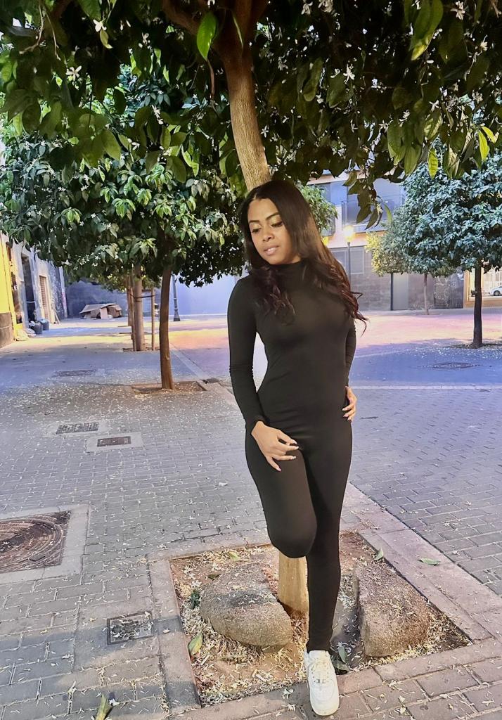 642235127: Chica busca chico en Valencia