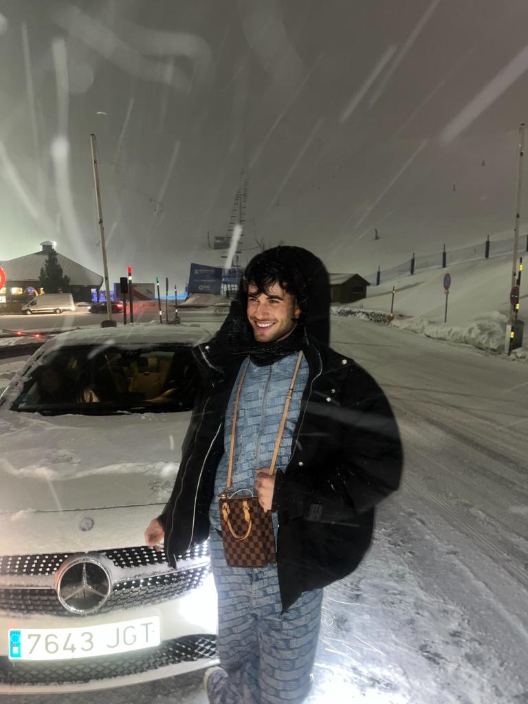 695685844: Chico busca chica en Barcelona