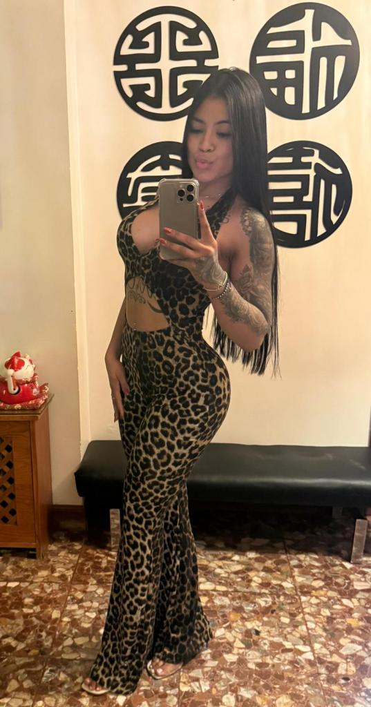 607352186: Chica busca chico en Barcelona