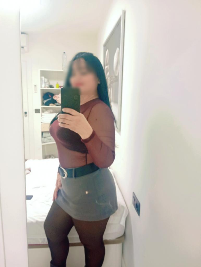 643298248: Chica busca chico en Barcelona