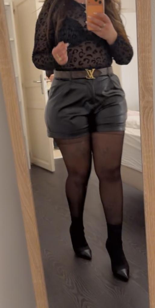 697254810: Chico busca chica en Málaga