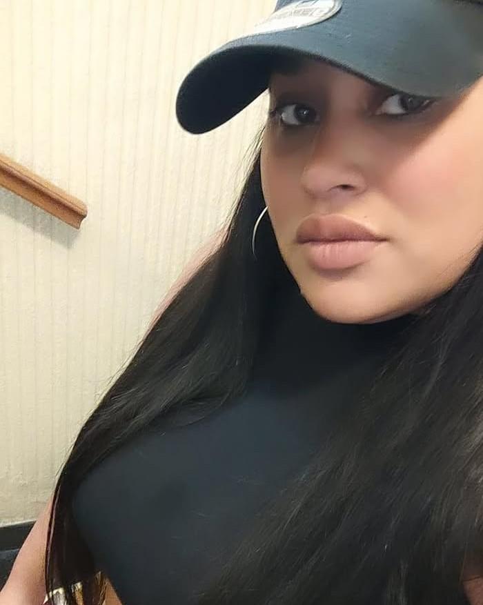 604915220: Chica busca chico en Sevilla