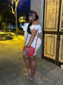 677714108: Chica busca chico en Gerona