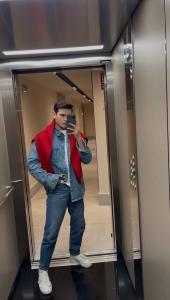 692972990: Chico busca chica en Valencia