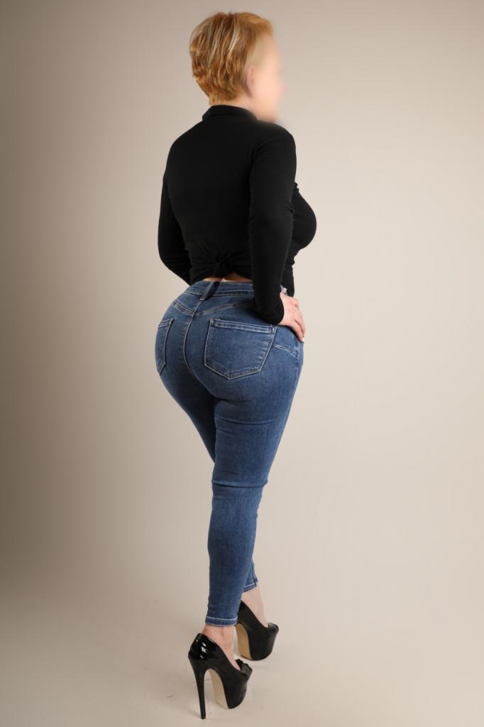 613946553: Chica busca chico en Madrid