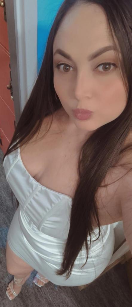 670731998: Chica busca chico en Málaga