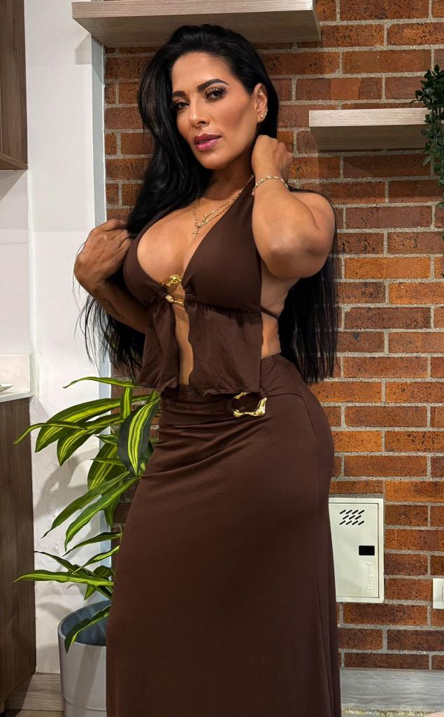 604443386: Chica busca chico en Málaga