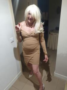 Chico busca chica en Sevilla: 